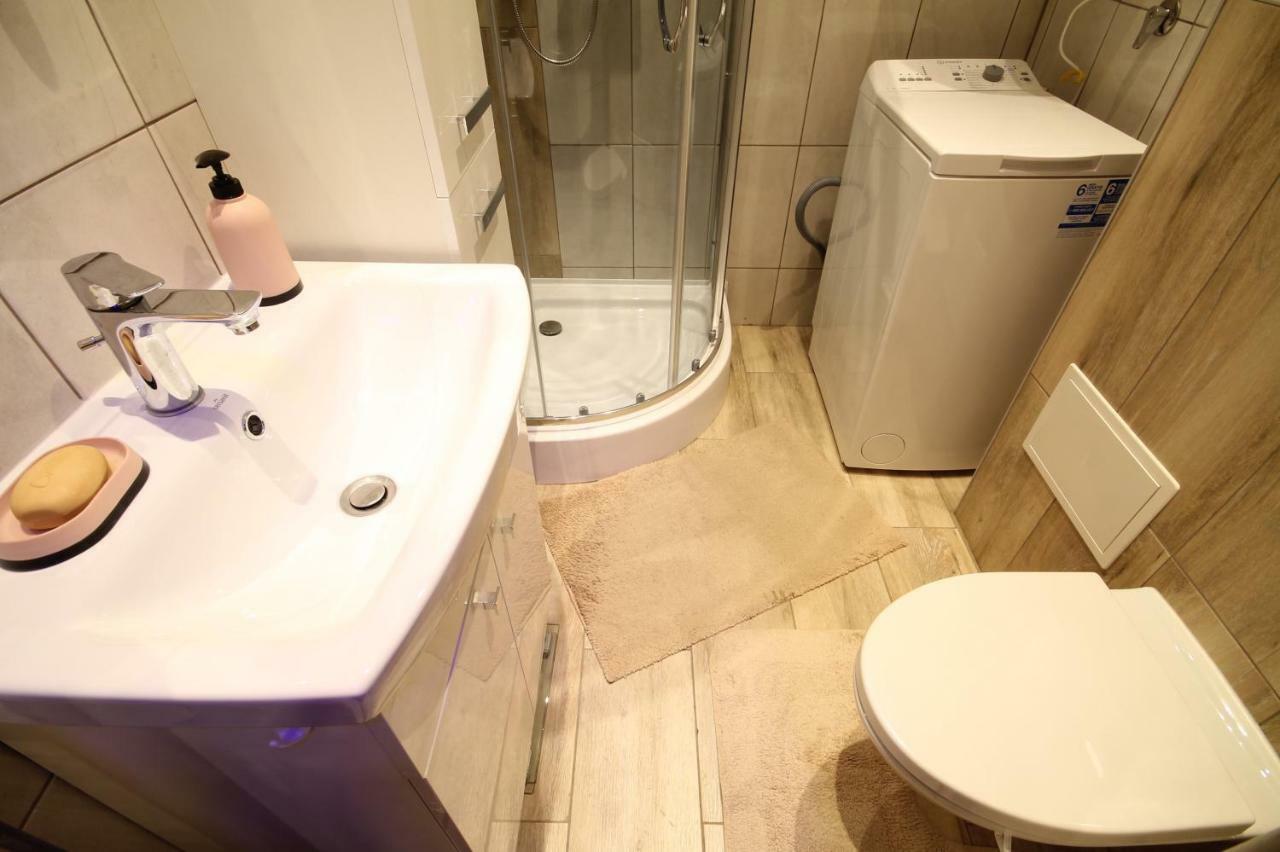 Studio Flat Grunwaldzka Up To 2Persons+1 Wrocław Kültér fotó